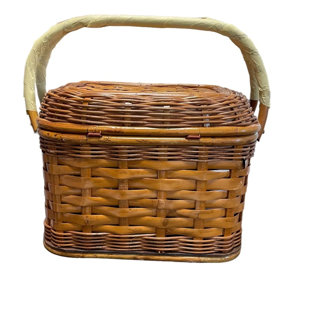 Picnic Time Romance picnic basket deluxe service for two Rattan Wood Vintage New